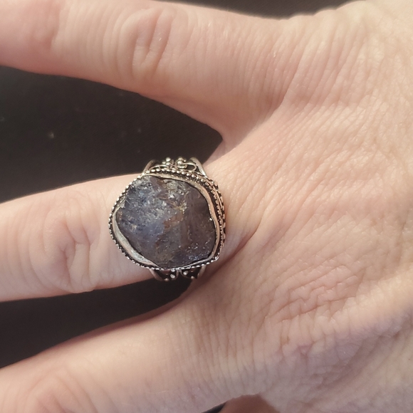 New Rough Iolite 925 Silver Ring. - Picture 3 of 16